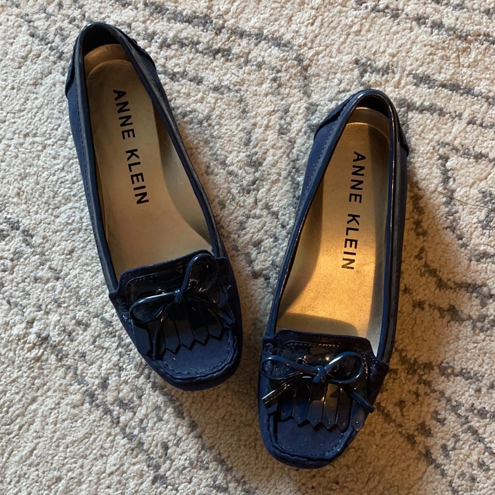 Anne Klein Navy Blue Loafers with Tassel SZ 6.5